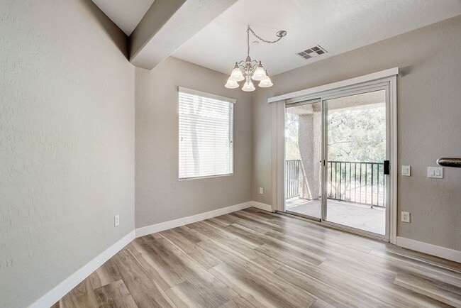 Foto del edificio - 3 Bedroom Condo