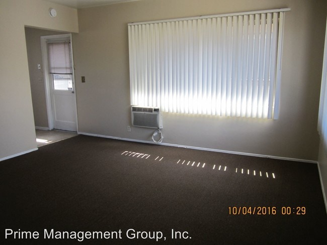 Building Photo - 7632 Garvalia Ave