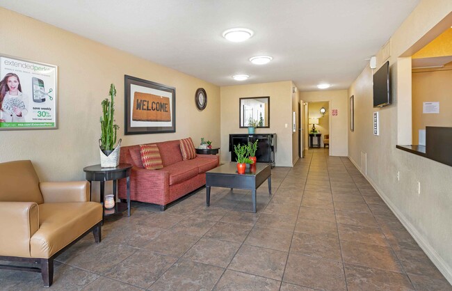 Foto del edificio - Furnished Studio-Fort Wayne - North