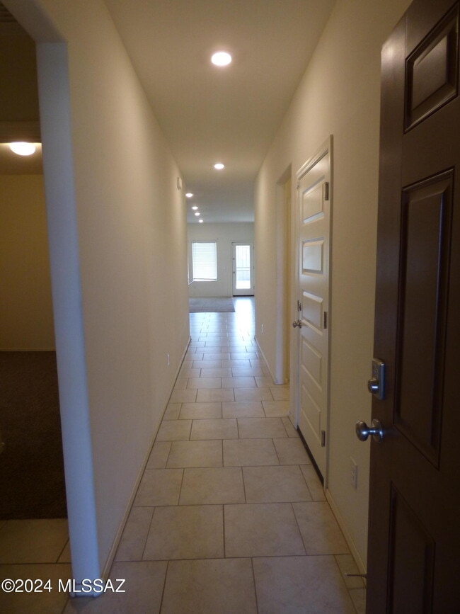 Building Photo - 10208 N Crooked Peak Trail