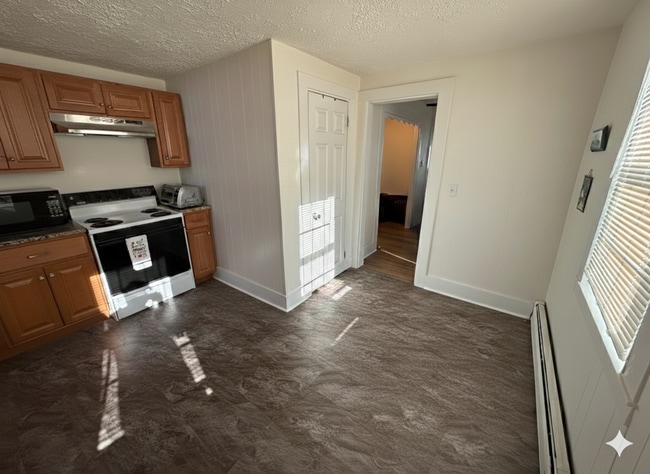 Building Photo - 22-24 Green St