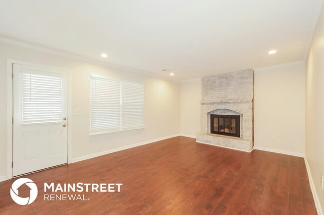 Building Photo - 1800 E Sheridan Bridge Ln