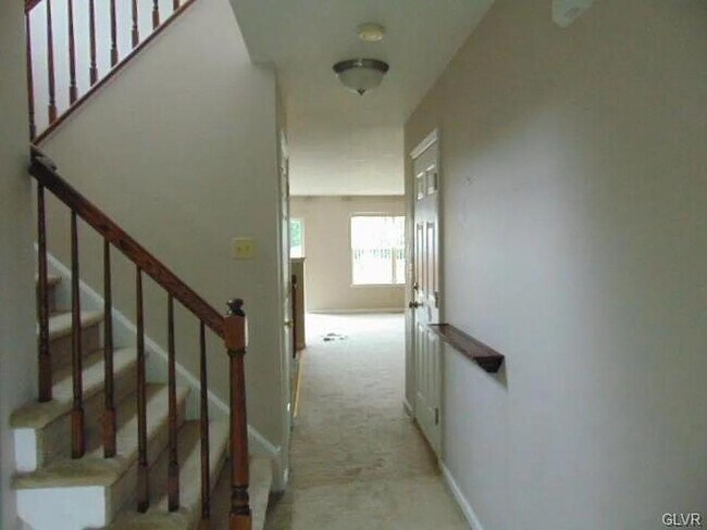 Foto del edificio - 6850 Hunt Dr