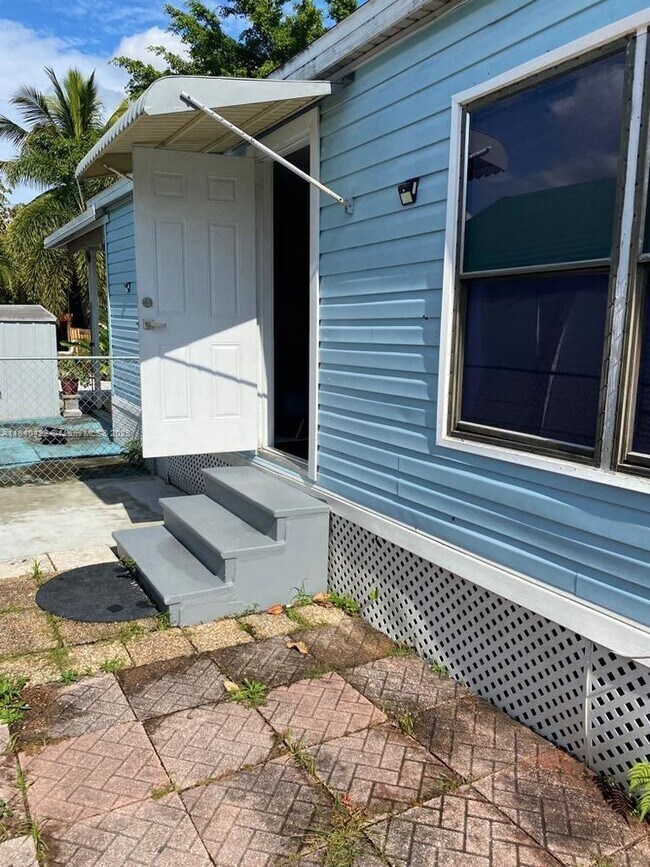 Foto del edificio - 12761 SW 14th St