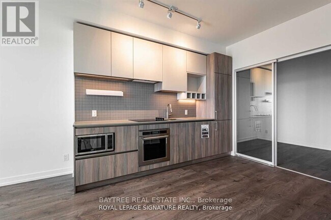Photo du bâtiment - 950 Portage Pkwy