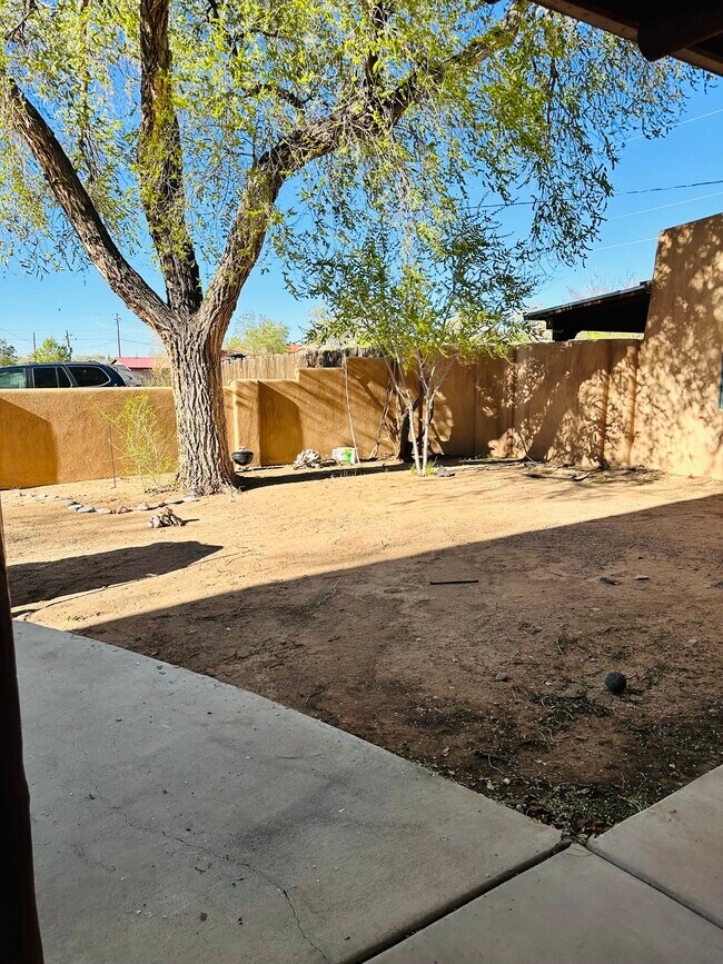 Building Photo - 5360 Agua Fria St