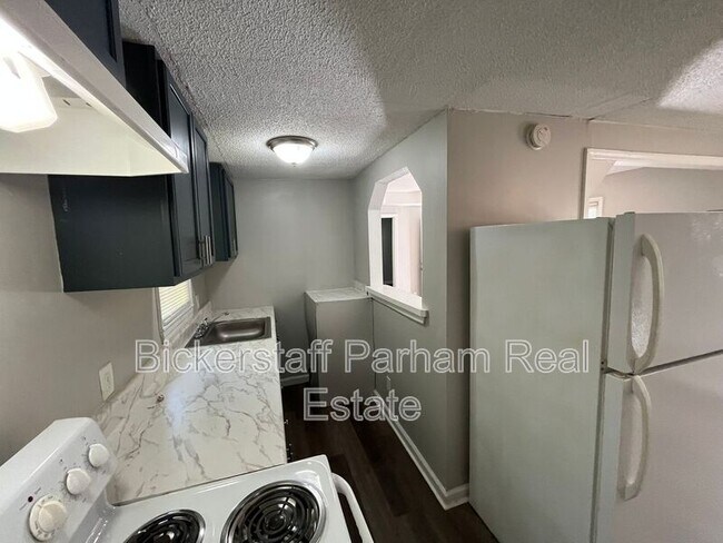 Building Photo - 824 Winston Rd