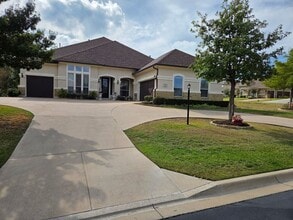 Building Photo - 121 Whitley Dr