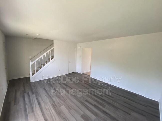 Building Photo - 5223 Magnolia Pl
