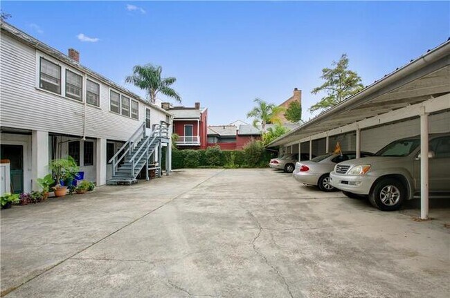 Foto del edificio - 913 Governor Nicholls St