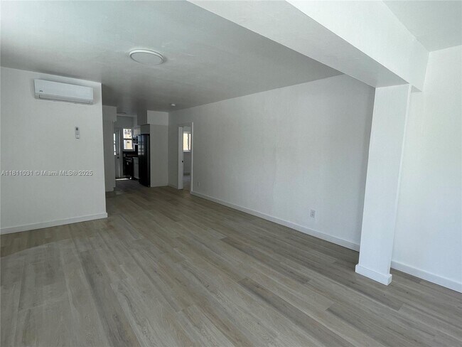 Foto del edificio - 2120 Biarritz Dr