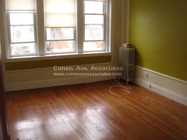 Building Photo - 51 linden St