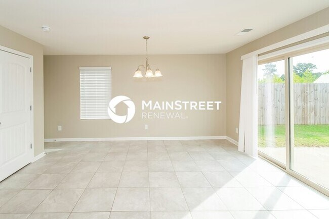Foto del edificio - 4 Bedroom Pet-Friendly Home in Warrior, AL with Main Street Renewal