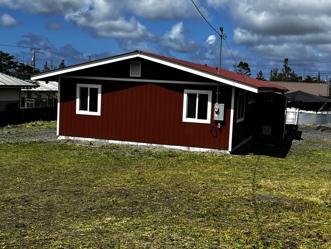 Building Photo - 16-2039-2039 Emerald Dr