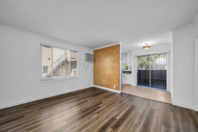 Living Room - 4350 Franklin Ave