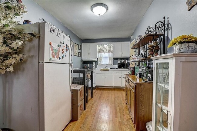 Building Photo - 3749 S 24th St