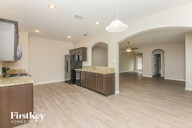 Building Photo - 532 Cottonview Dr