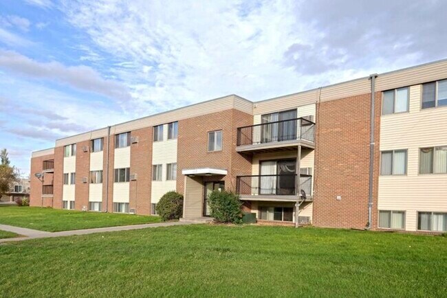 Building Photo - 1615 20th St S