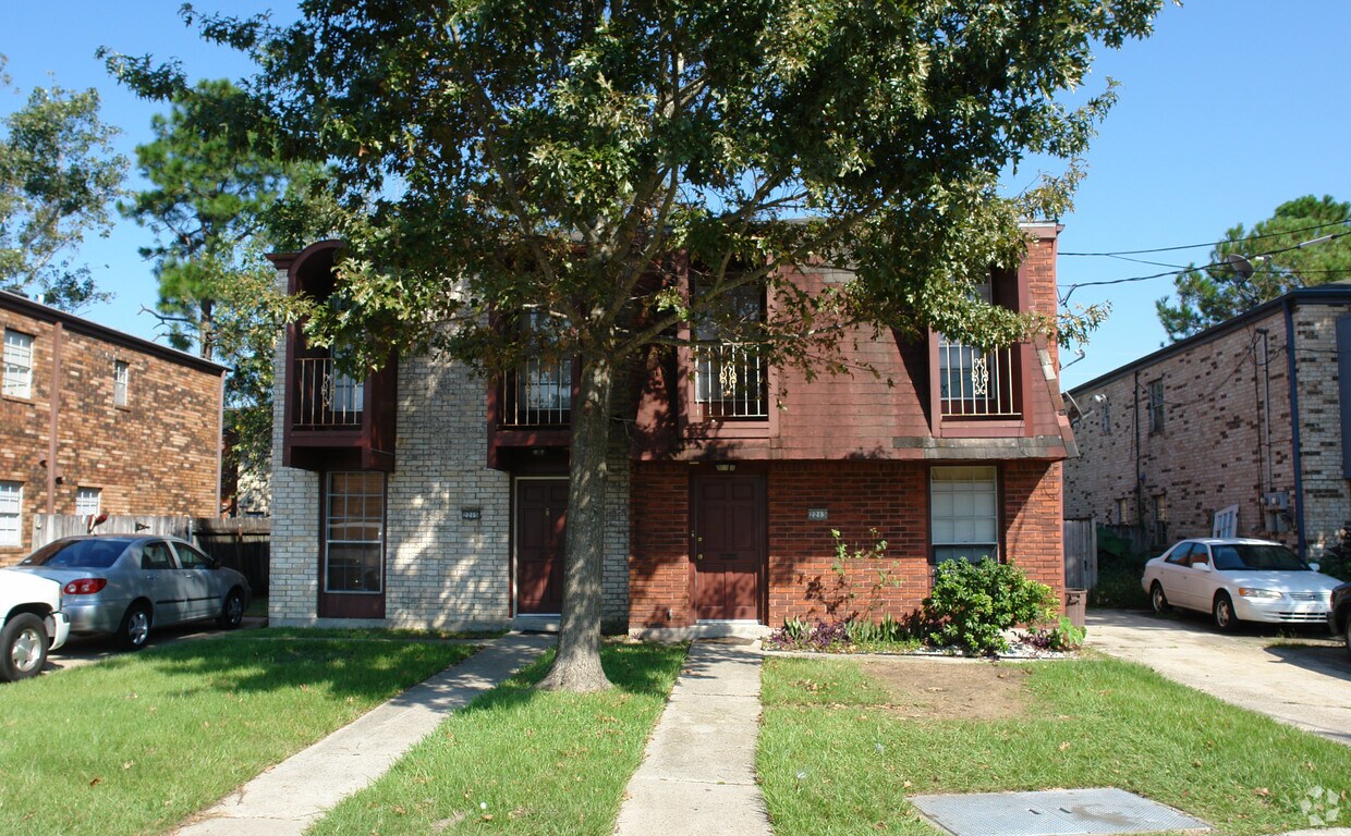 Primary Photo - 2213 Manson Ave