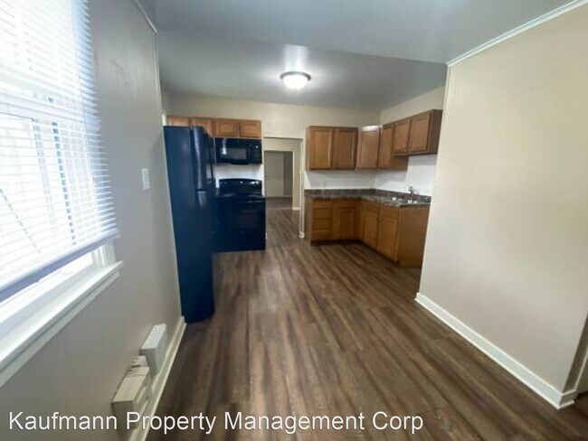 Building Photo - 3 br, 1 bath House - 2414 N Clinton Street