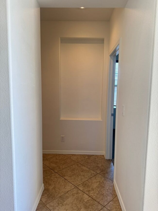 Building Photo - 10404 Bays Mountain Ave