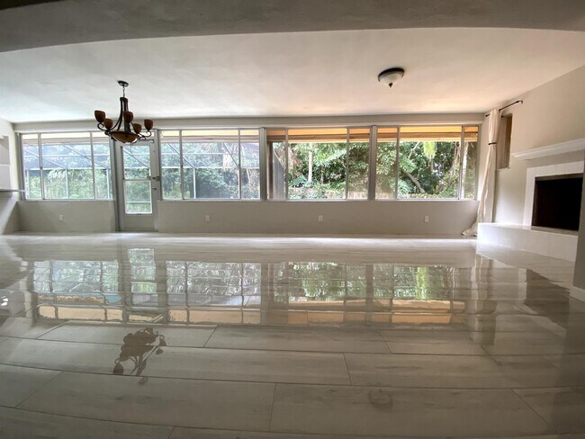 Foto del edificio - 2 Sunset Bay Dr