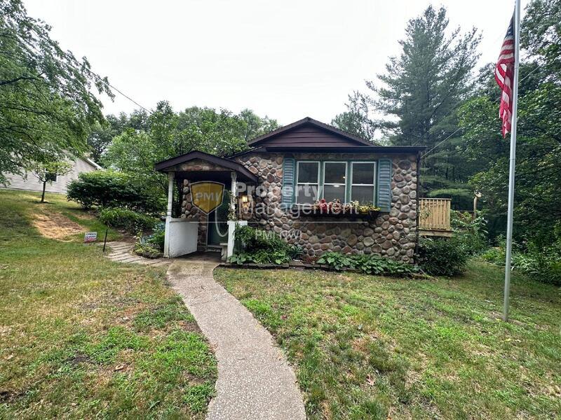 Primary Photo - 3320 East Johns Avenue