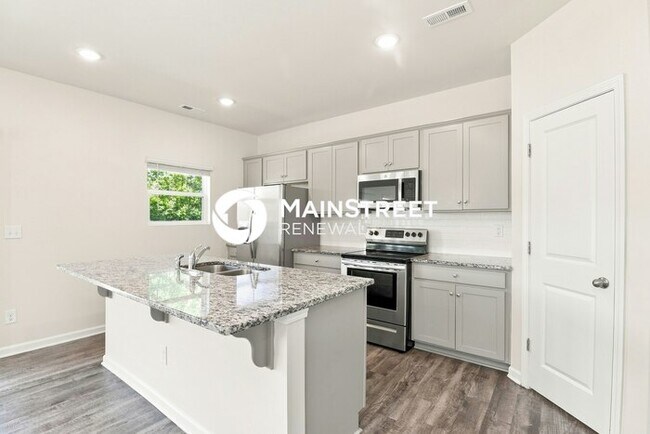 Foto del edificio - 3 Bedroom Pet-Friendly Home in Charlotte, NC with Main Street Renewal