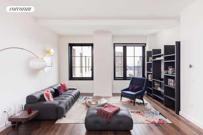 Building Photo - 425 W 50th St