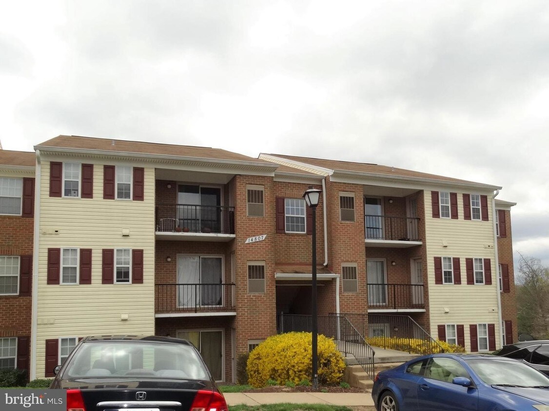 14807 Rydell Rd Unit B1, Centreville, VA 20121 Condo for Rent in