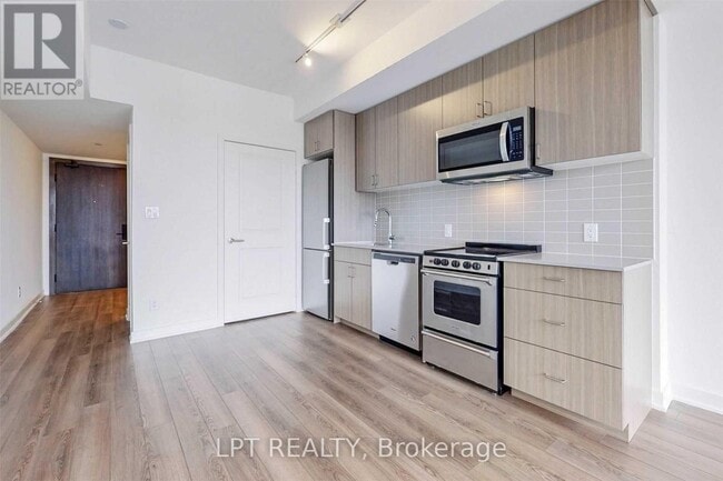 Building Photo - 2799 Kingston Rd