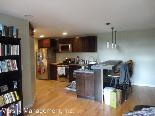 Foto del edificio - 2 br, 1 bath Apartment - 1015 W. Huron 101...
