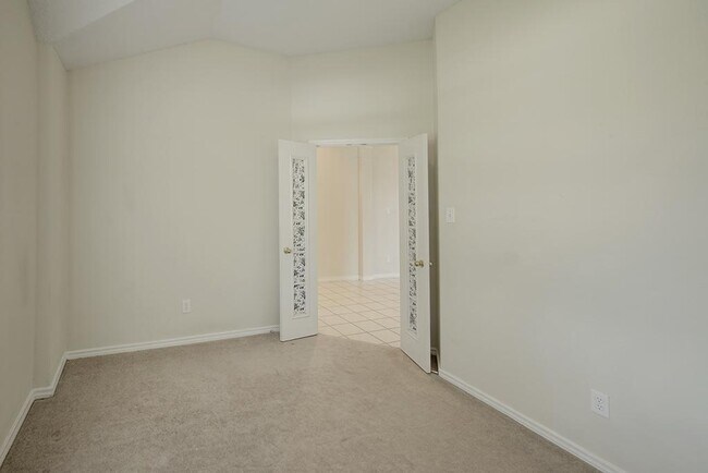 Foto del edificio - 6963 Briarwood Dr