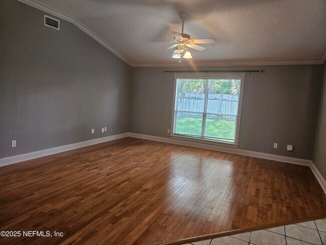 Foto del edificio - 2338 Cool Springs Dr N