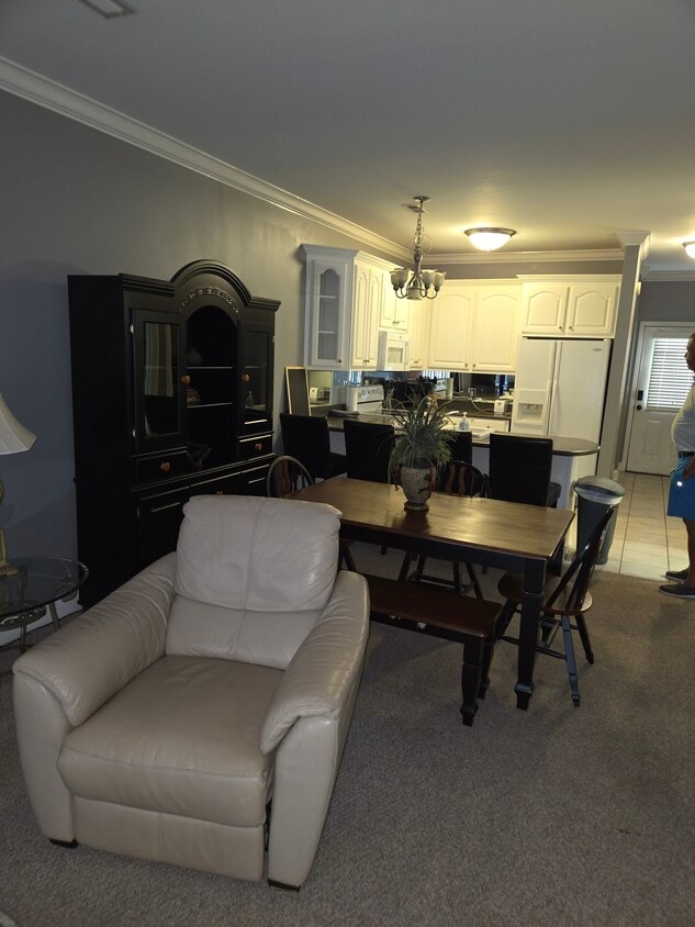 Building Photo - 5799 Bay Village Dr