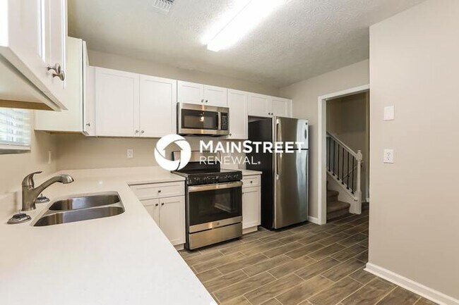 Foto del edificio - 3 Bedroom Pet-Friendly Home in Lithonia, G...