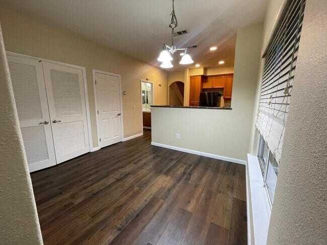 Building Photo - 1565 S Escondido Blvd