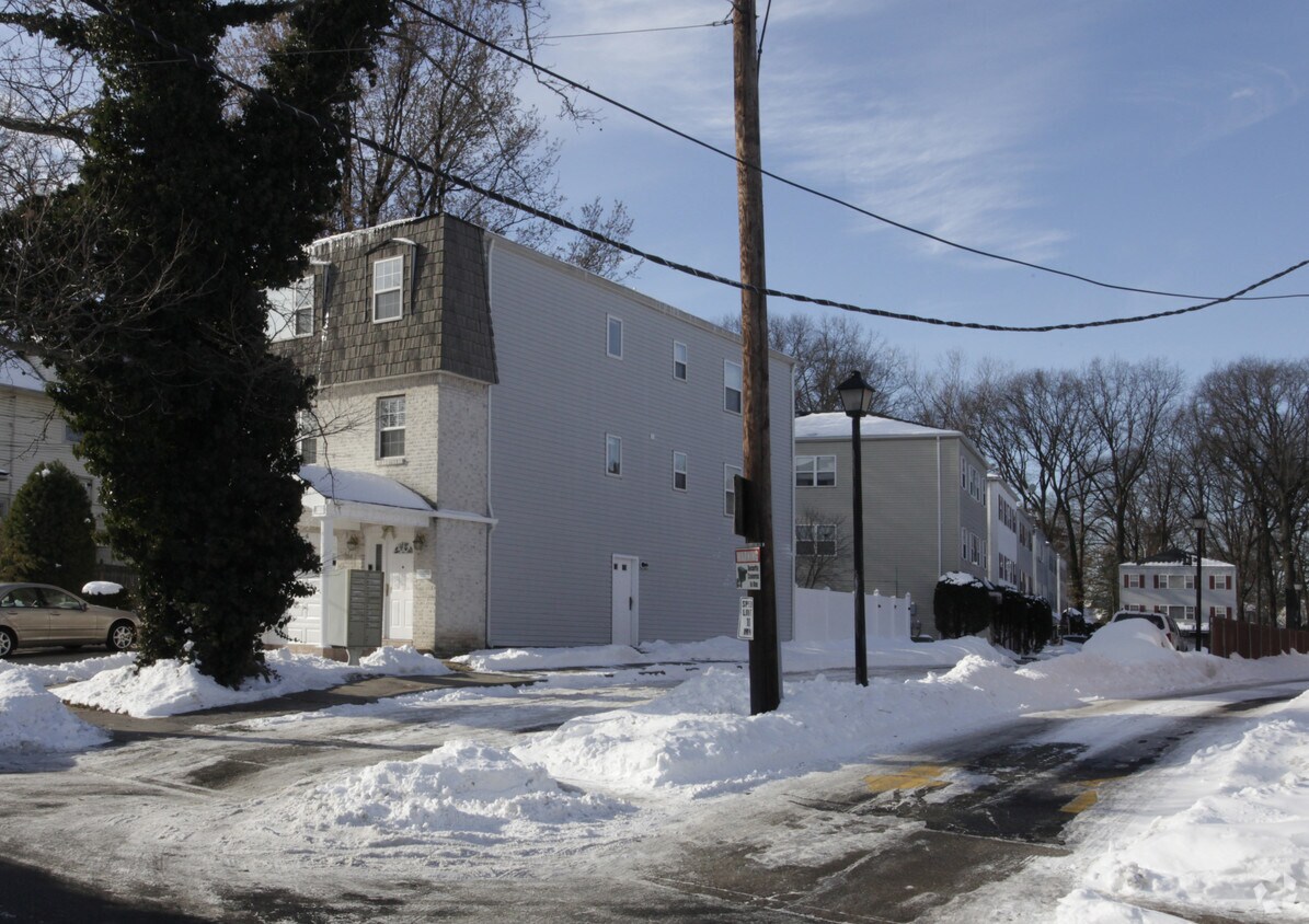 Foto del edificio - 564 Cherry St