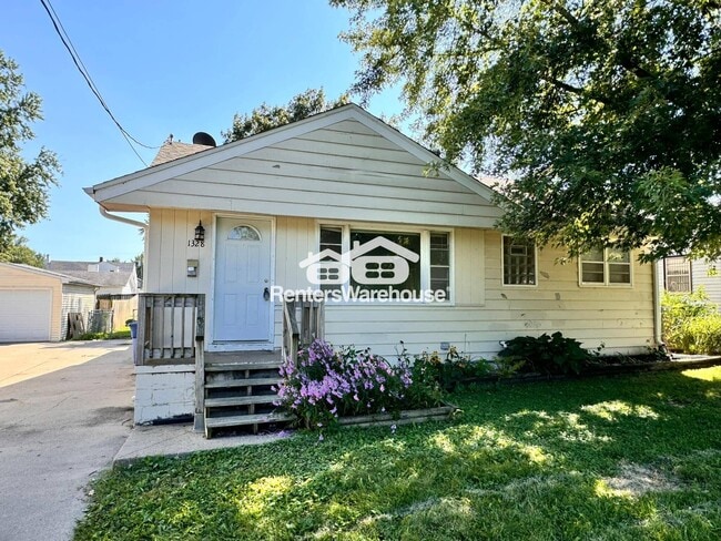 Building Photo - 1328 Carrie Ave