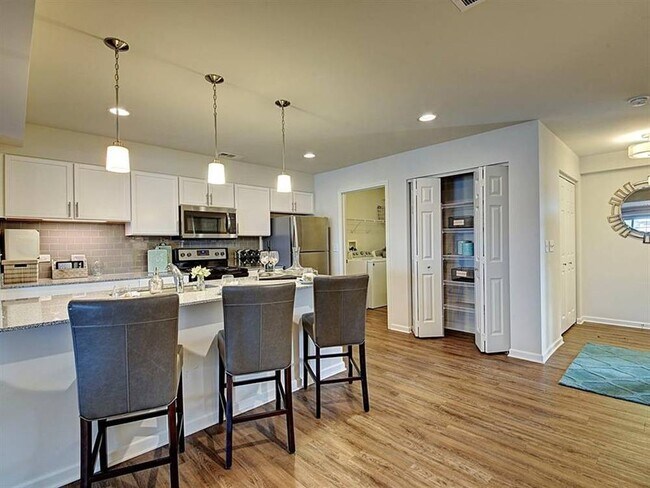 Foto del edificio - 4132 Pond Willow Ct