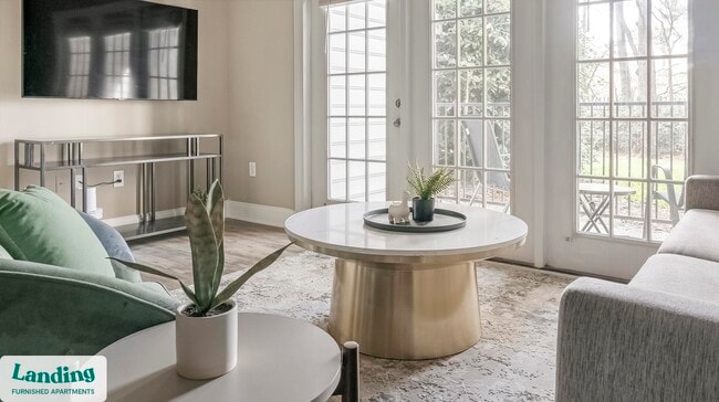 Building Photo - 925 Canterbury Rd NE