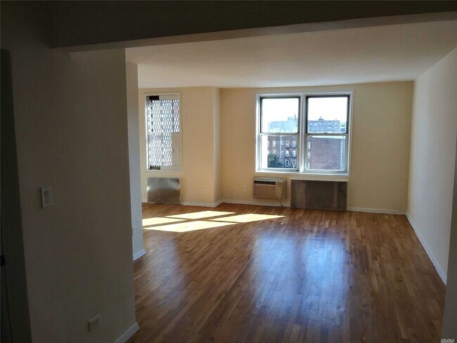 Building Photo - 2815 Ocean Pkwy