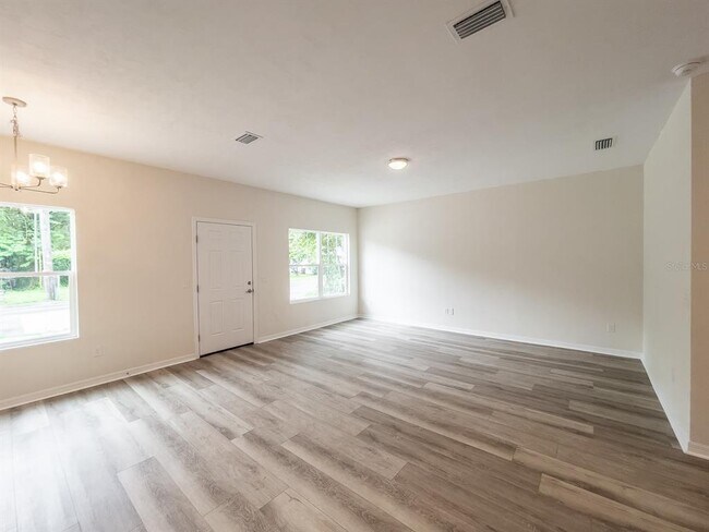 Foto del edificio - 818 NW 3rd Ave
