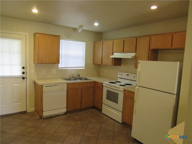 Building Photo - 4505 Jeff Scott Dr