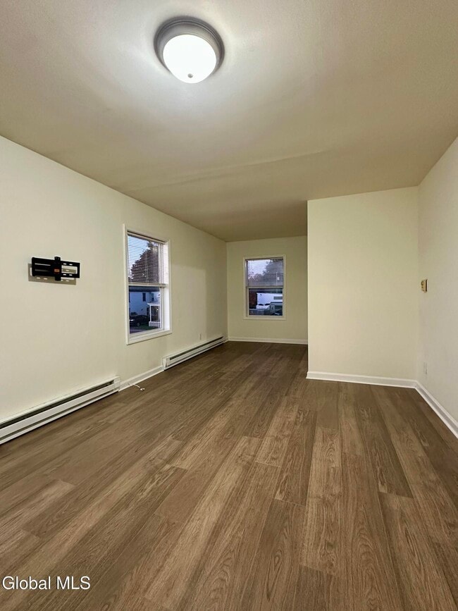 Building Photo - 910 19th St