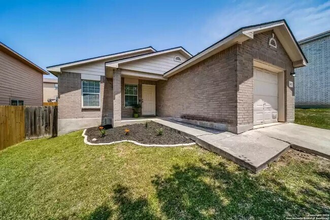 Foto del edificio - 6327 Wild Flower Way