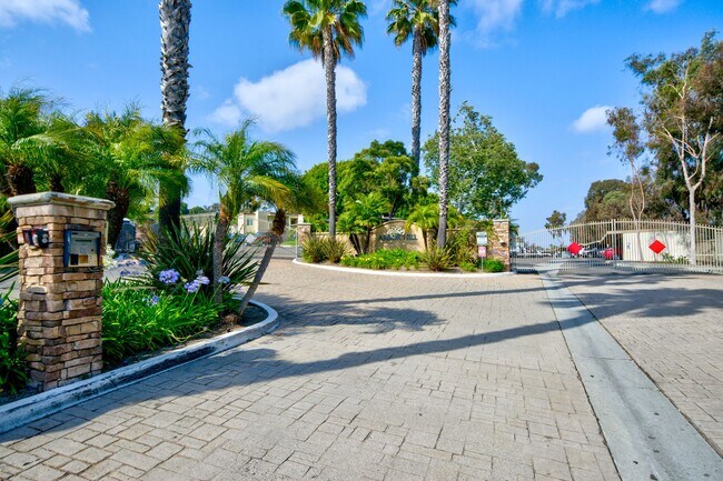 Foto del edificio - 432 Edgehill Ln
