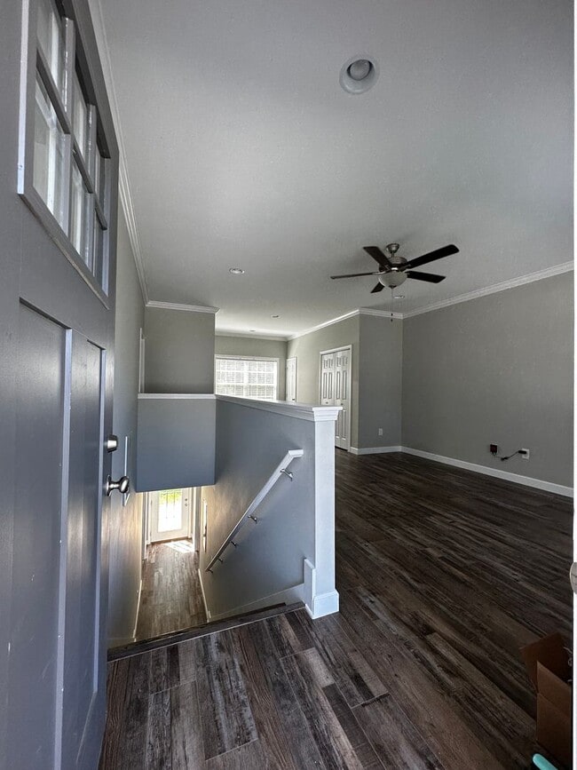 Building Photo - Spacious 3 Bedroom, 3.5bath in central Joh...