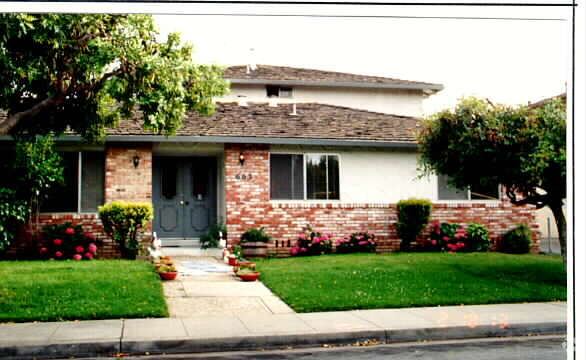 Building Photo - 662 E Olive Ave
