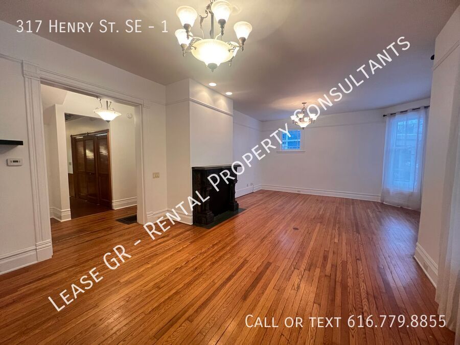 Foto principal - Two Bedroom Spacious Unit in Cherry Hill! ...